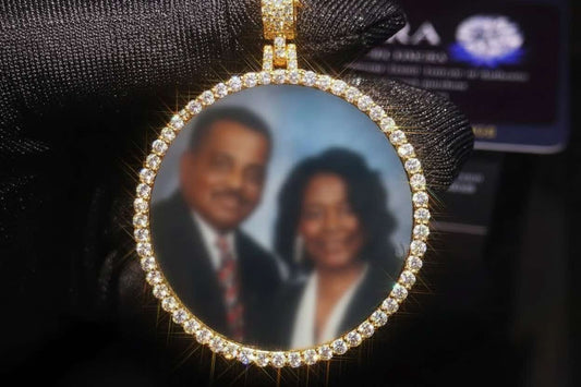 “Forever frame” custom memory pendant